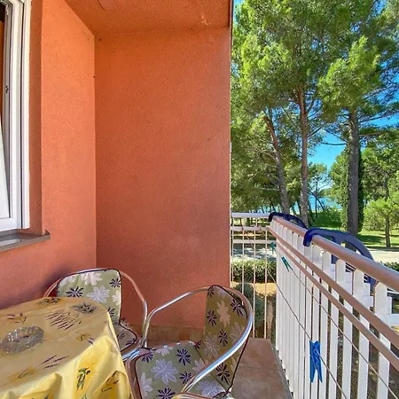 Ferienwohnung Fur 4 Personen Ca 45 Qm In Novigrad, Istrien Istrische Riviera - B44547 *